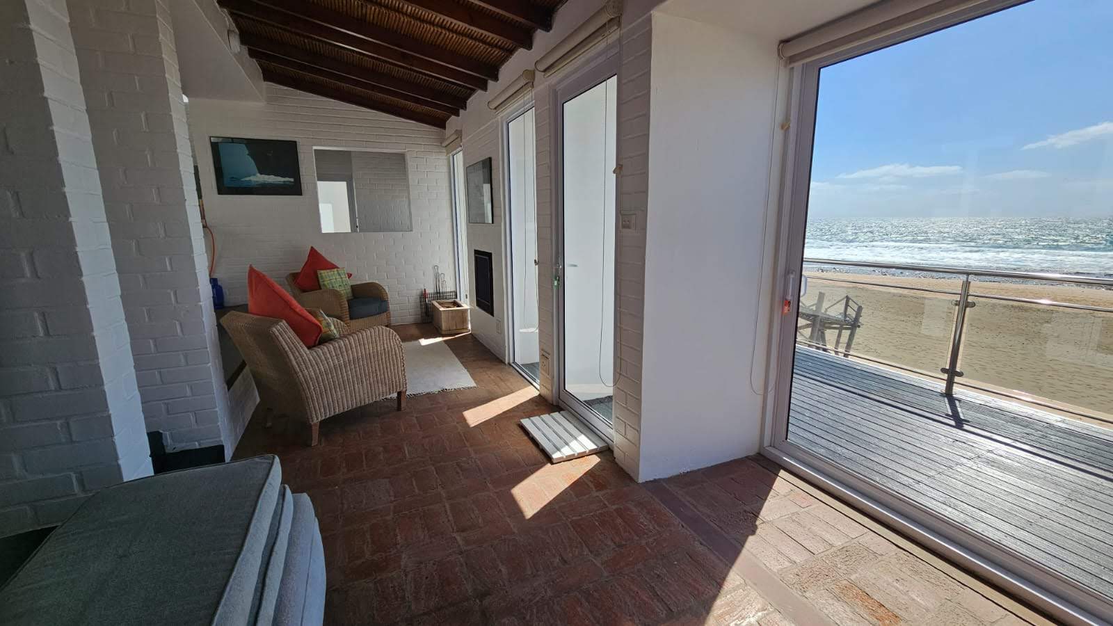 To Let 4 Bedroom Property for Rent in Jeffreys Bay Central Eastern Cape